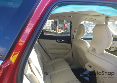 2019 Volvo Xc60 T5 Momentum из США, поврежденный, VIN LYV102RK5KB283652